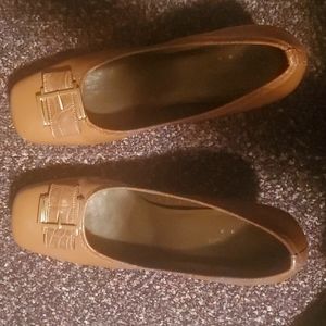 Covington Shoes in Size 8M